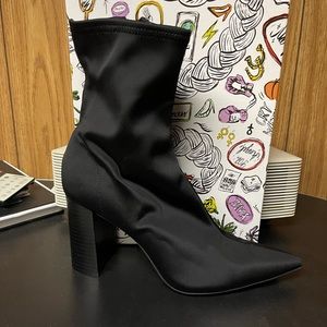 Nylon pointed toe bootie